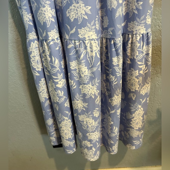 So Dresses Blue Floral Tiered Maxi Dress | Spaghetti Strap | Size Medium - Picture 4 of 7